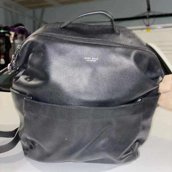 Mina Baie Black Leather Backpack display picture 1